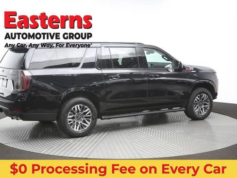 Used 2025 Chevrolet Suburban Z71 AWD/4WD image 47