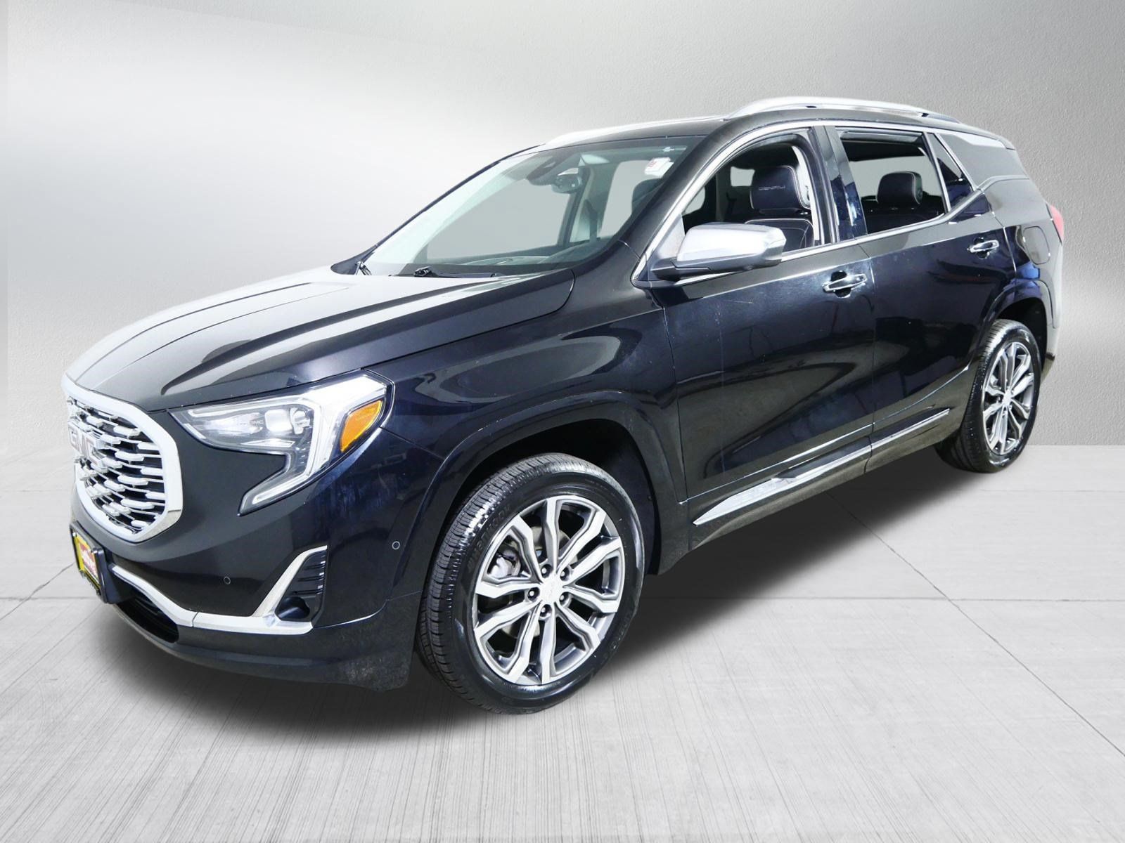 Used 2019 GMC Terrain Denali w/ GMC Pro Grade Package AWD/4WD image 3