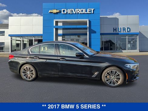 Used 2017 BMW 530i xDrive image 3