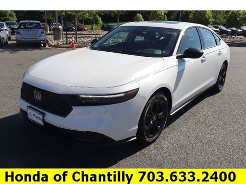 Certified 2025 Honda Accord SE image 3