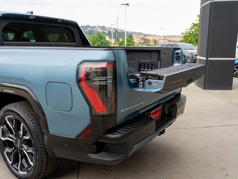 New 2025 GMC Sierra EV Denali image 31