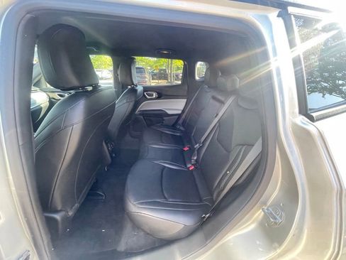 Certified 2025 Jeep Compass Limited AWD/4WD image 11