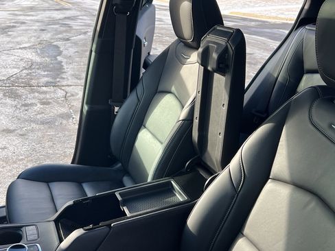 Used 2024 Cadillac XT4 Premium Luxury image 18