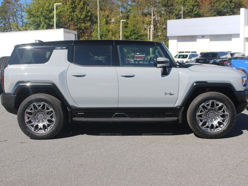 New 2024 GMC Hummer EV 3X image 8