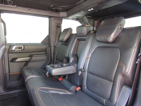 Used 2024 Ford Bronco Badlands AWD/4WD image 16