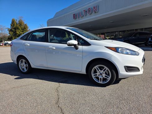 Used 2019 Ford Fiesta SE w/ Cold Weather Package image 2