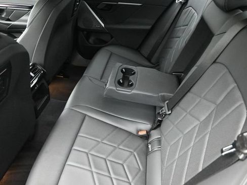 Used 2025 BMW i5 eDrive40i w/ Premium Package RWD image 22