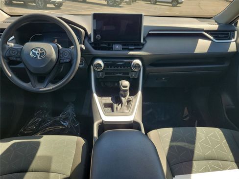 Used 2024 Toyota RAV4 XLE FWD image 9