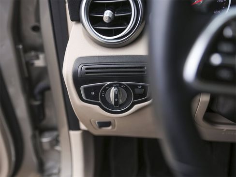 Used 2020 Mercedes-Benz GLC 300 image 20