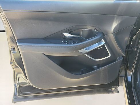 Used 2018 Jaguar E-PACE S image 22