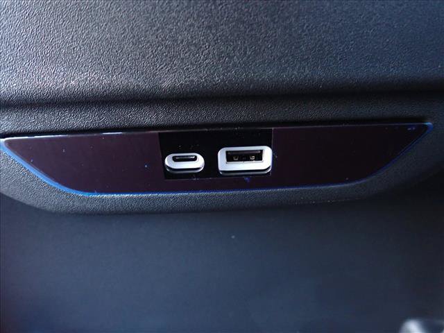 New 2027 Chrysler Pacifica Select AWD/4WD image 11