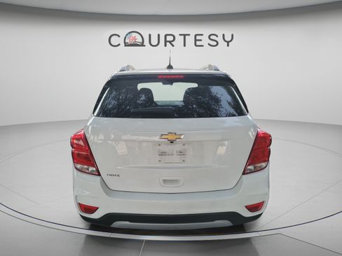 Used 2021 Chevrolet Trax LT FWD image 15
