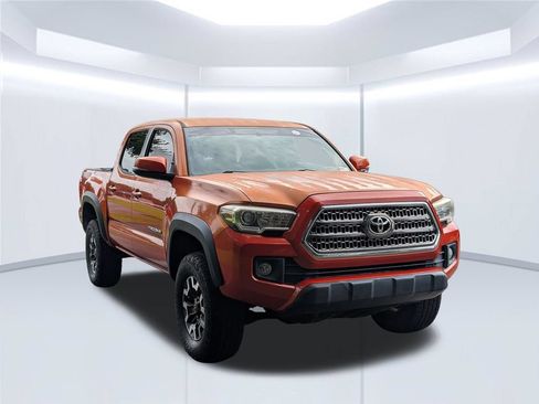 Used 2016 Toyota Tacoma TRD Off-Road w/ Towing Package AWD/4WD image 8