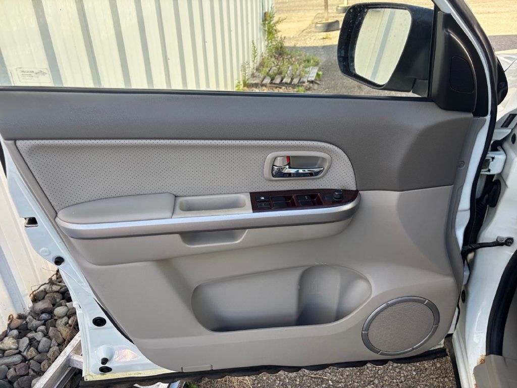 Used 2012 Suzuki Grand Vitara Limited AWD/4WD image 16