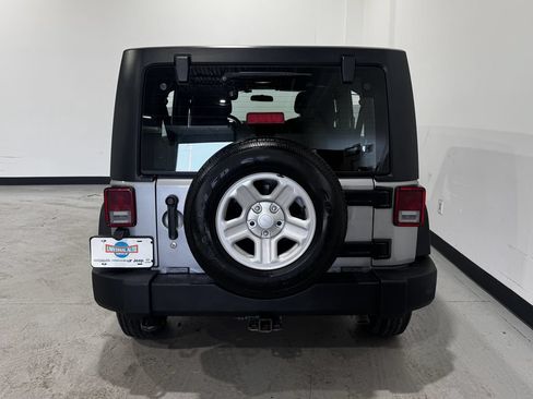Used 2018 Jeep Wrangler Unlimited Sport w/ Max Tow Package AWD/4WD image 21