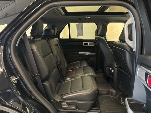 Used 2020 Ford Explorer Limited AWD/4WD image 18