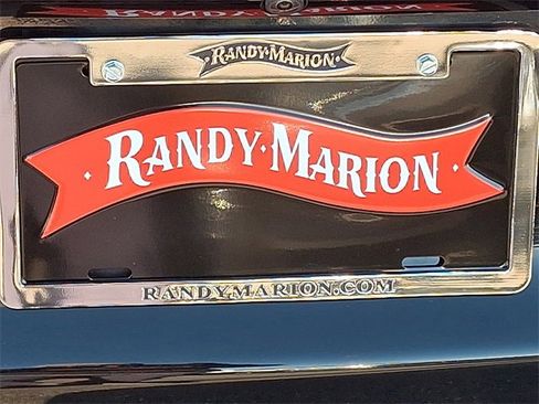 Used 2024 Chrysler Pacifica Touring-L image 27