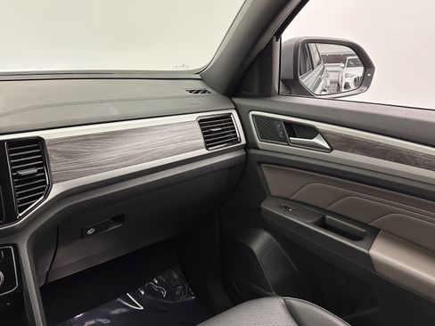 Used 2023 Volkswagen Atlas Cross Sport SE w/ Black Wheel Package image 27