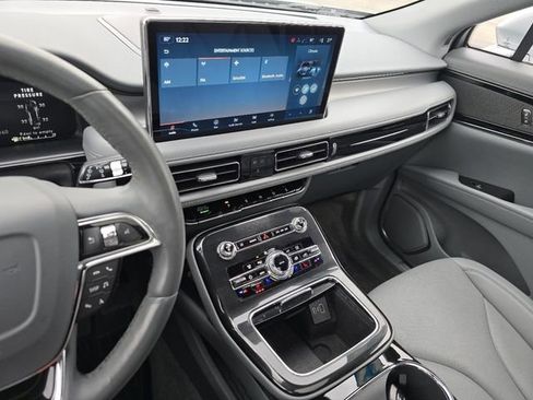 Used 2022 Lincoln Nautilus Reserve image 30