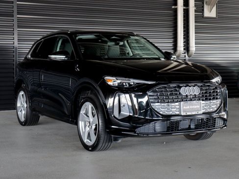 Used 2025 Audi Q5 Premium w/ Premium Plus AWD/4WD image 12
