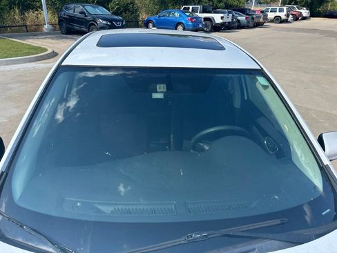 Used 2019 Nissan Sentra SV w/ Special Edition Package FWD image 17