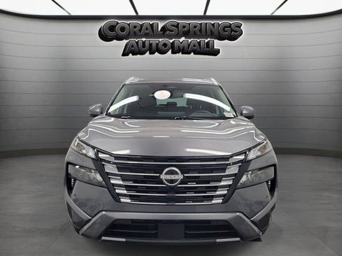 Used 2025 Nissan Rogue SL w/ SL Premium Package FWD image 2