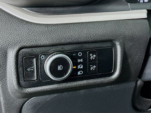 Used 2023 Ford Explorer XLT w/ Equipment Group 202A image 10