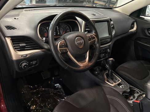 Used 2015 Jeep Cherokee Latitude w/ Cold Weather Group AWD/4WD image 7