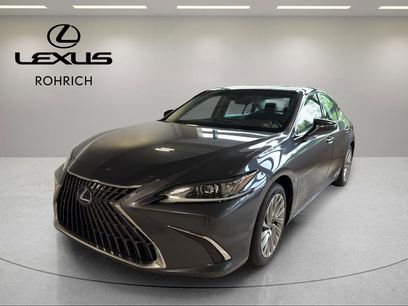 Used 2022 Lexus ES 300h w/ Accessory Package