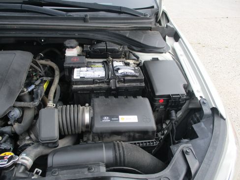 Used 2017 Hyundai Elantra SE FWD image 24