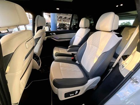 Used 2023 BMW X7 xDrive40i w/ Premium Package image 20