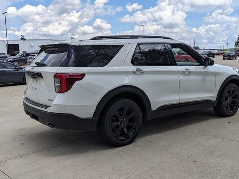 Used 2023 Ford Explorer ST-Line w/ Class IV Trailer Tow Package AWD/4WD image 3