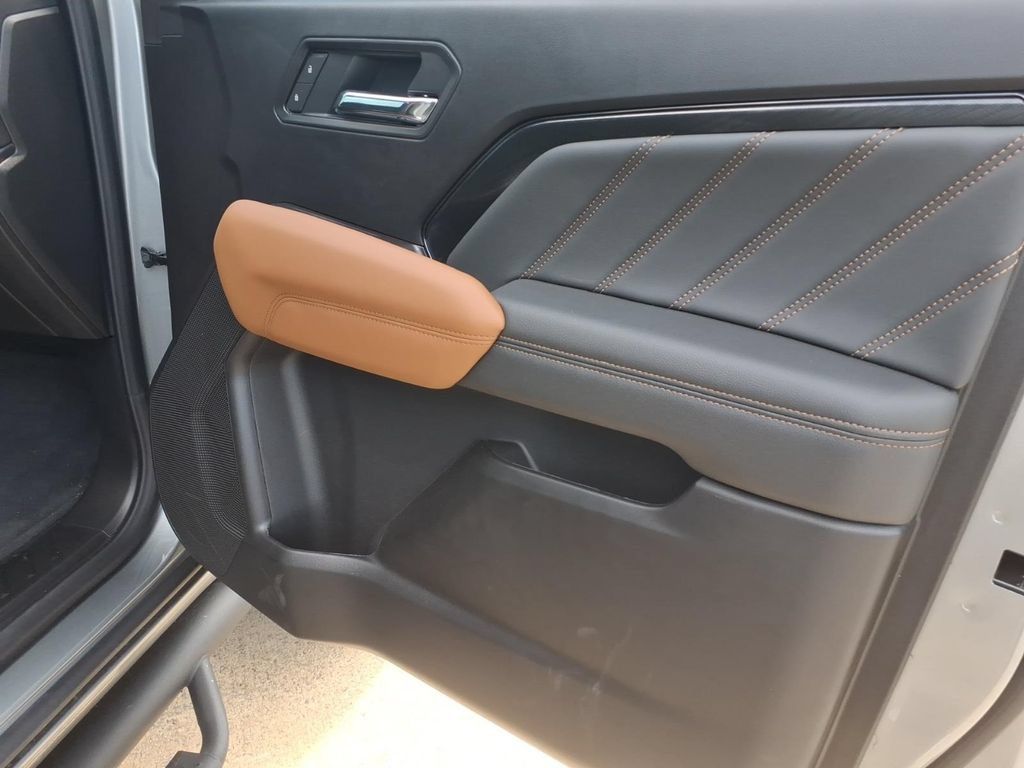 Used 2026 GMC Canyon AT4 w/ Technology Plus Package AWD/4WD image 12