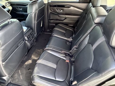 Used 2024 Honda Pilot Touring image 16