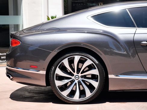Used 2024 Bentley Continental GT Azure AWD/4WD image 9