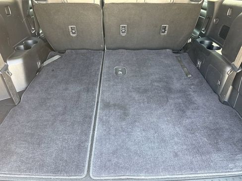 Used 2022 Toyota Highlander XLE FWD image 9