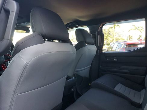 Used 2025 Toyota Tacoma TRD Off-Road image 15