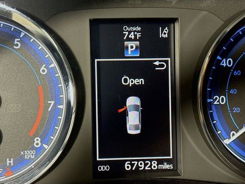 Certified 2017 Toyota Corolla XLE FWD image 13