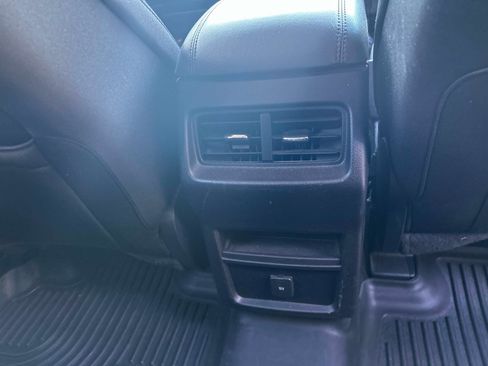 Used 2016 Ford Edge SE image 15