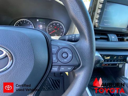 Certified 2022 Toyota RAV4 LE w/ Carpet Mat Package (TMS) AWD/4WD image 40