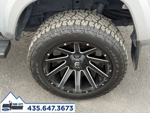 Used 2019 Toyota Tacoma TRD Sport image 9