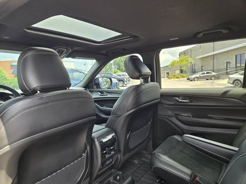 Used 2025 Jeep Grand Cherokee L Laredo AWD/4WD image 21