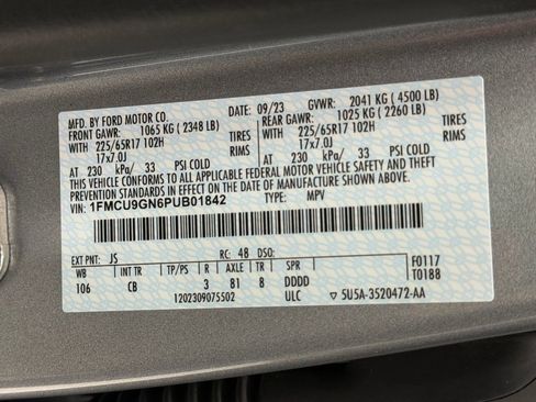 Certified 2023 Ford Escape Active AWD/4WD image 18