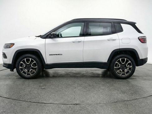 Used 2025 Jeep Compass Trailhawk AWD/4WD image 5