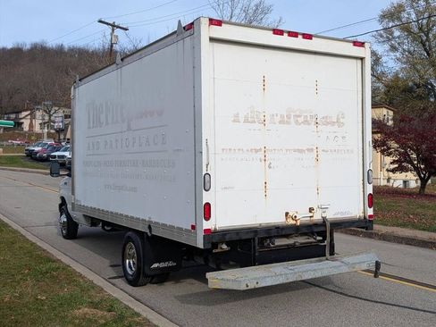 Used 2017 Ford E-450 and Econoline 450 Super Duty RWD image 8