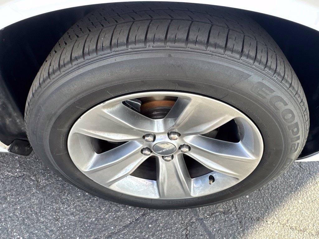 Used 2019 Dodge Challenger SXT RWD image 7