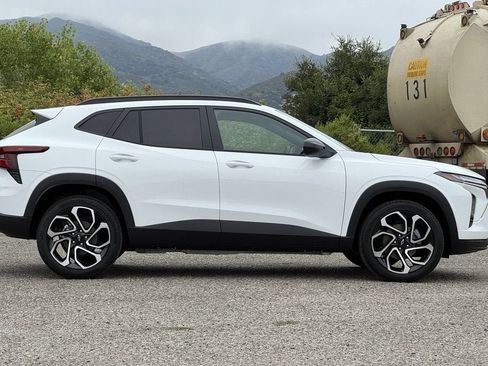 New 2026 Chevrolet Trax RS w/ Sunroof Package FWD image 3