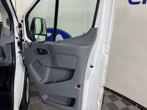 Used 2019 Ford Transit 250 Base image 31