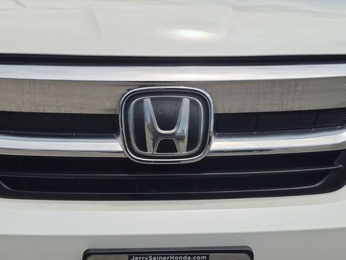 Used 2019 Honda Pilot Touring image 9