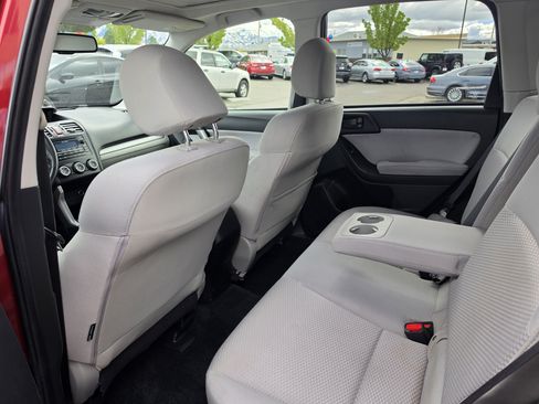 Used 2014 Subaru Forester 2.5i Premium w/ All-Weather Package AWD/4WD image 17